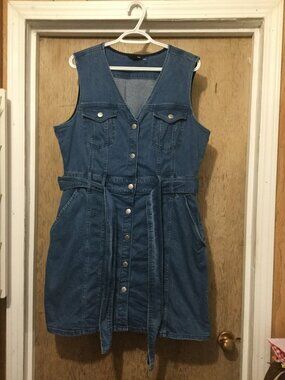 Joe Fresh denim dress with belt button front size large pit to pit =21" 36 long